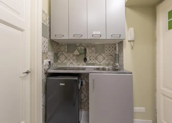 Apartment Pit Stop 2